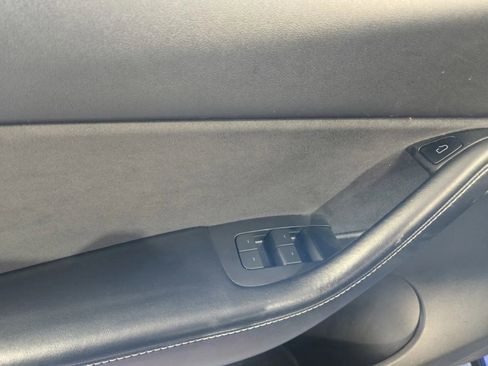 Used 2022 Tesla Model Y Long Range image 13