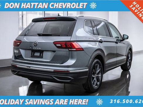 Used 2023 Volkswagen Tiguan SE w/ Panoramic Sunroof Package image 38