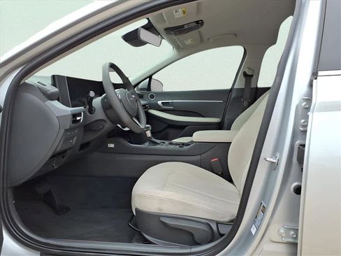 Used 2025 Hyundai Sonata SE image 10
