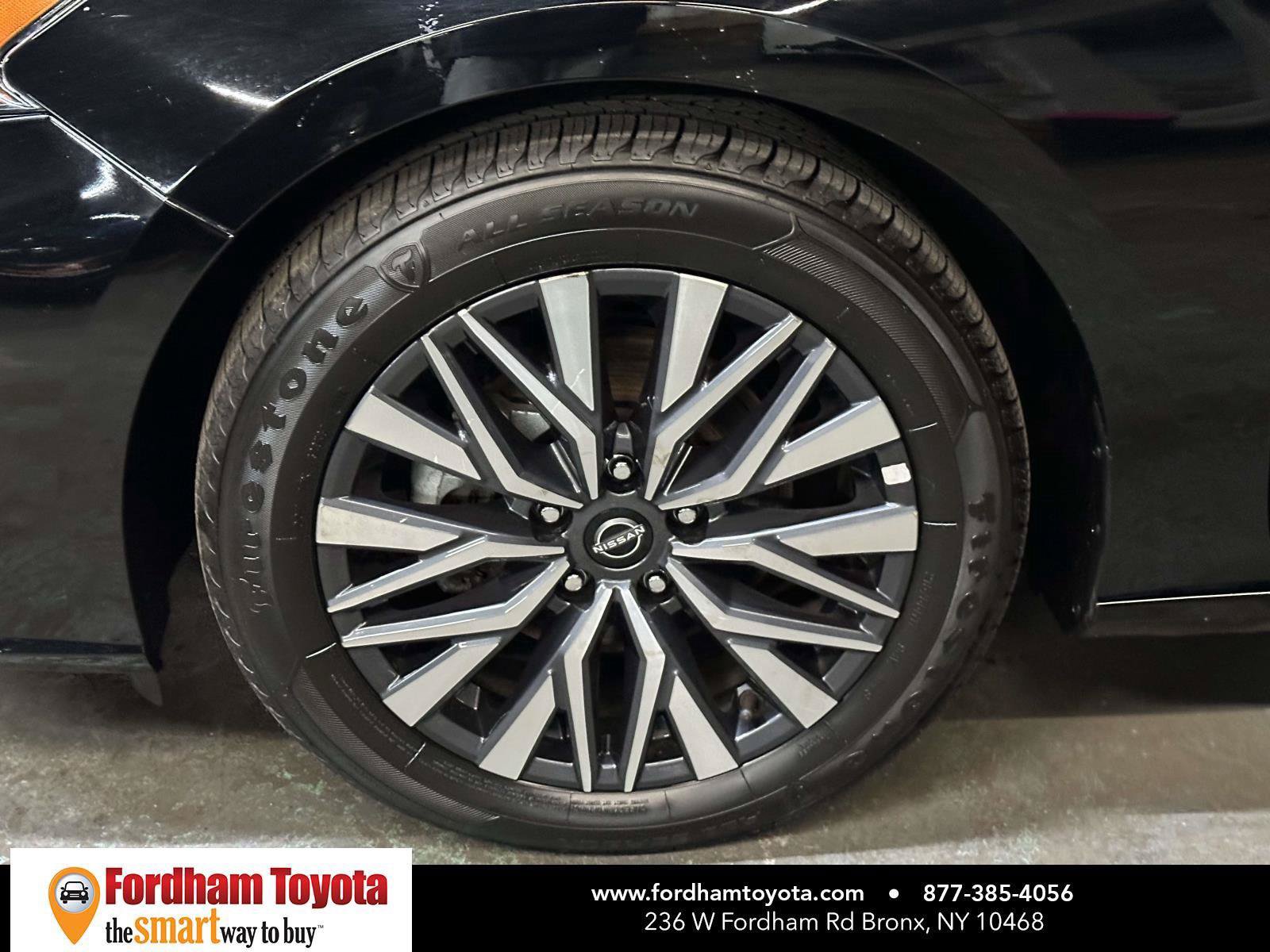 Used 2025 Nissan Altima 2.5 SV FWD image 12