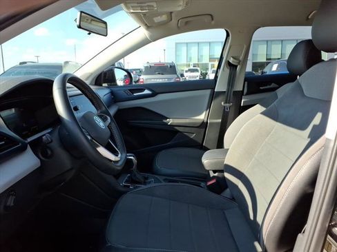 Used 2022 Volkswagen Taos SE image 24