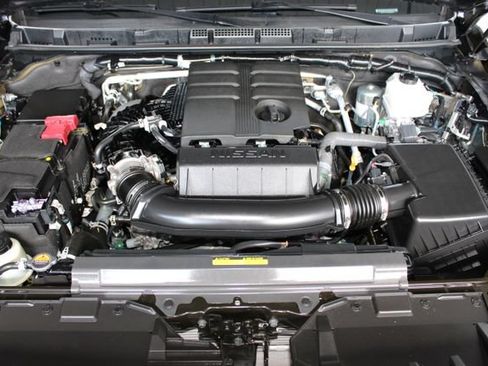 Used 2025 Nissan Frontier Pro-X w/ Tow Package RWD image 28