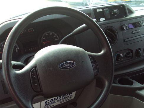 Used 2014 Ford E-250 and Econoline 250 E-250 Ext Handicap van , rear w/ Power Group image 29