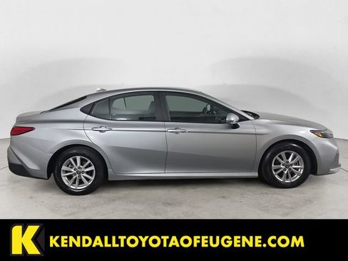 Used 2025 Toyota Camry LE FWD image 4