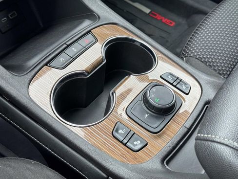 Used 2023 GMC Acadia SLE w/ Driver Convenience Package image 33