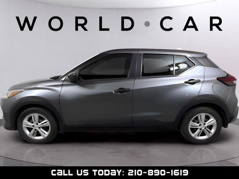 Used 2023 Nissan Kicks S image 4