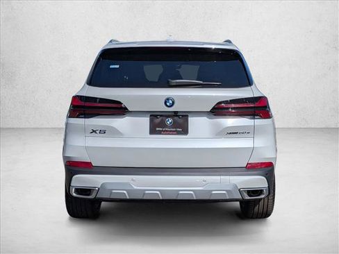 New 2026 BMW X5 xDrive50e w/ Executive Package image 7