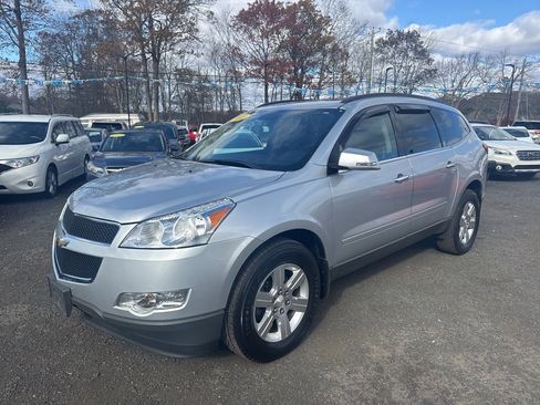 Used 2012 Chevrolet Traverse LT image 1