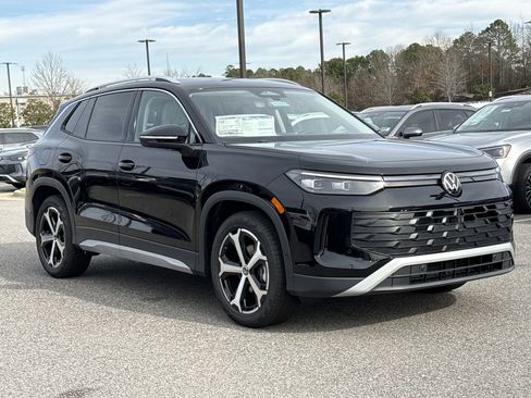 New 2026 Volkswagen Tiguan SE image 7