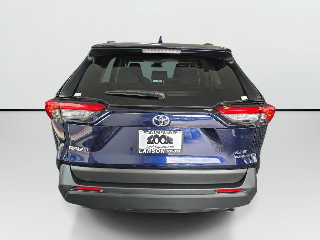 Used 2025 Toyota RAV4 XLE AWD/4WD image 6