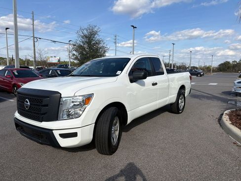 Used 2022 Nissan Titan S image 3