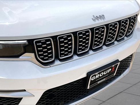 Used 2025 Jeep Grand Cherokee Summit AWD/4WD image 30