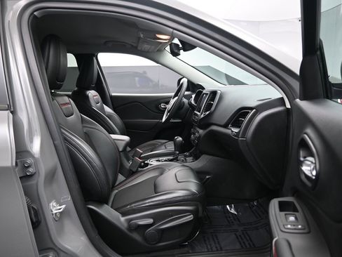 Used 2023 Jeep Cherokee Trailhawk w/ Trailer Tow Group image 32