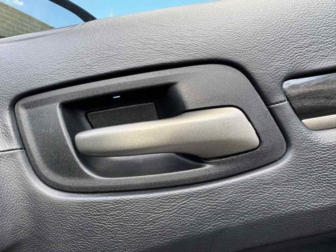 Used 2014 Chrysler 300 C image 30