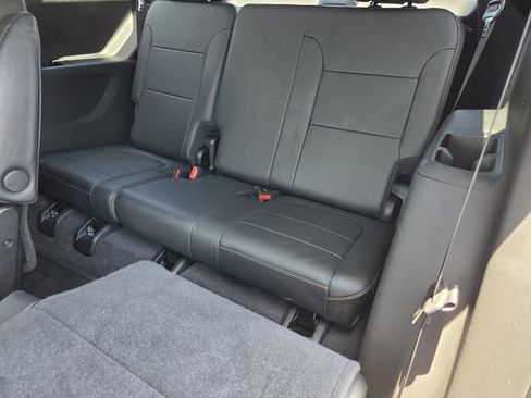 Used 2019 Chevrolet Traverse RS w/ LPO, Floor Liner Package AWD/4WD image 12