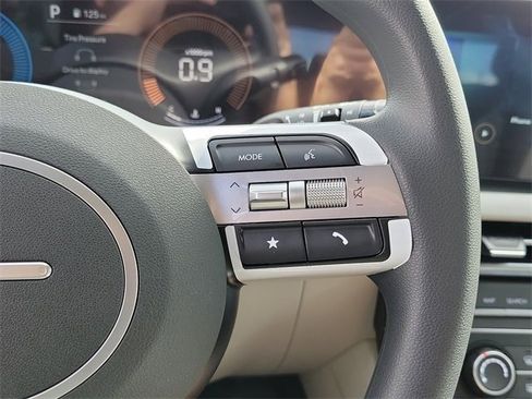 New 2025 Hyundai Tucson SE image 5