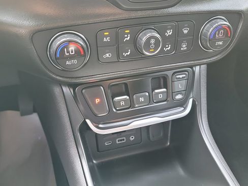 Used 2021 GMC Terrain SLT AWD/4WD image 22