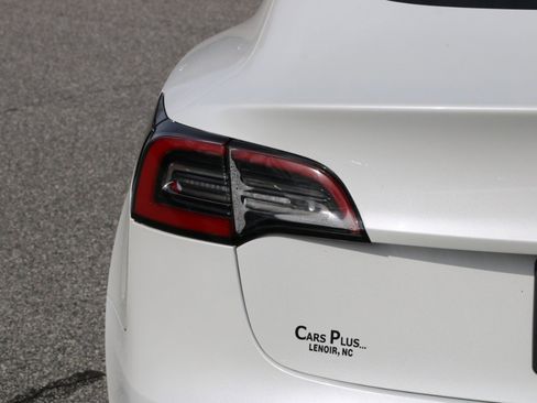 Used 2019 Tesla Model 3 image 6