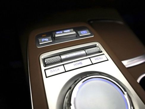 Used 2024 Genesis GV70 2.5T w/ Advanced Package image 23