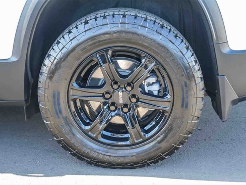 Used 2023 GMC Acadia AT4 w/ Technology Package image 10