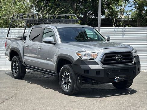 Used 2021 Toyota Tacoma SR5 w/ Technology Package AWD/4WD image 8