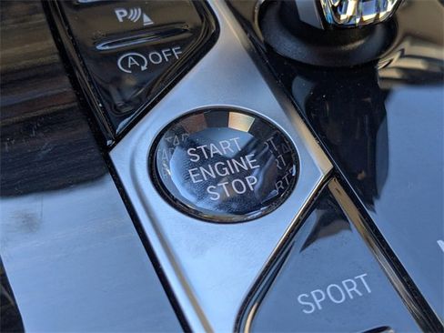 Used 2019 BMW X5 xDrive50i w/ M Sport Package image 31