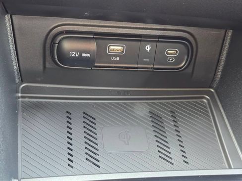 Used 2025 Kia Sportage EX FWD image 28