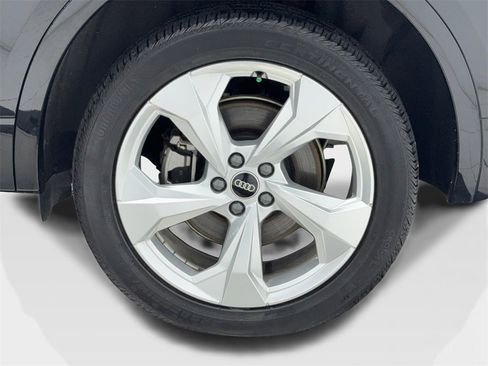 Used 2024 Audi Q5 2.0T Premium w/ Convenience Package image 56