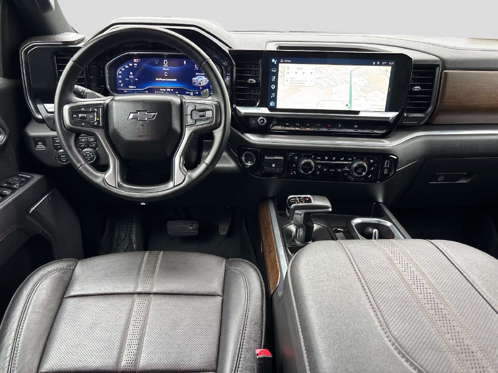 Used 2025 Chevrolet Silverado 1500 High Country w/ Midnight Edition AWD/4WD image 11