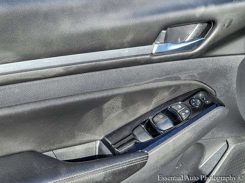 Used 2023 Nissan Altima 2.5 SV image 13