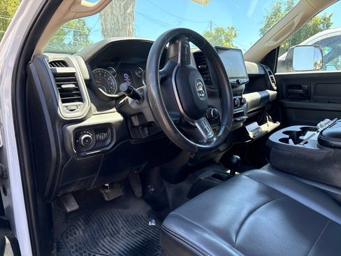 Used 2020 RAM 2500 Tradesman w/ Chrome Appearance Group AWD/4WD image 5