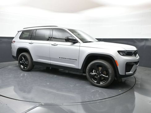 New 2026 Jeep Grand Cherokee L Limited w/ Limited Altitude Package AWD/4WD image 32