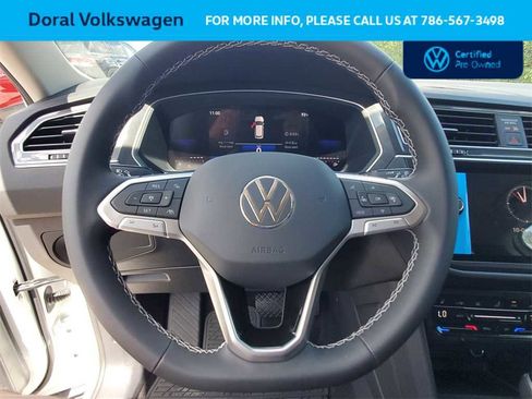 Used 2023 Volkswagen Tiguan SE image 21