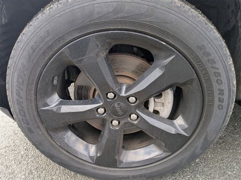 Used 2023 Jeep Grand Cherokee L Limited w/ Black Appearance Package image 9