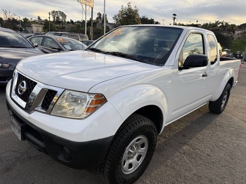 Used 2015 Nissan Frontier S w/ S Preferred Package image 3