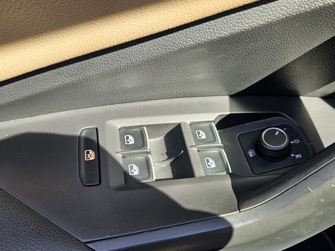 Used 2021 Volkswagen Jetta SEL Premium image 14