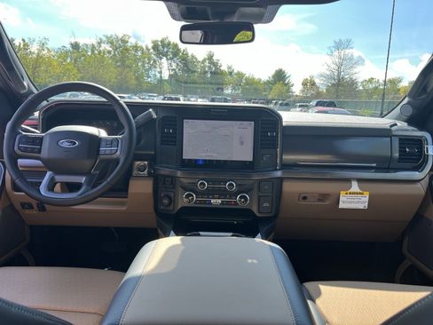 Used 2025 Ford F250 Lariat w/ Black Appearance Package image 23