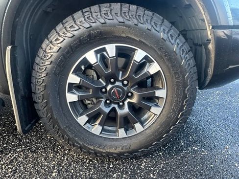 Used 2021 Nissan Titan PRO-4X w/ Pro-4x Utility Package AWD/4WD image 10
