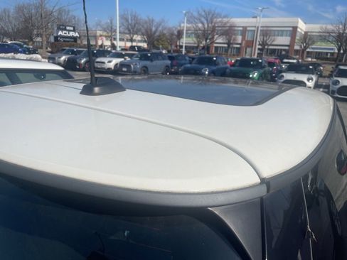 Used 2015 MINI Cooper 2-Door Hardtop image 20