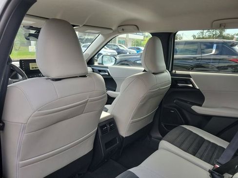 New 2026 Mitsubishi Outlander SE FWD image 15