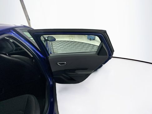 Used 2025 Kia K4 LXS FWD image 29