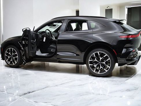 Used 2023 Aston Martin DBX 707 image 7