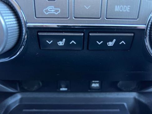 Used 2016 Toyota Tundra Limited image 35