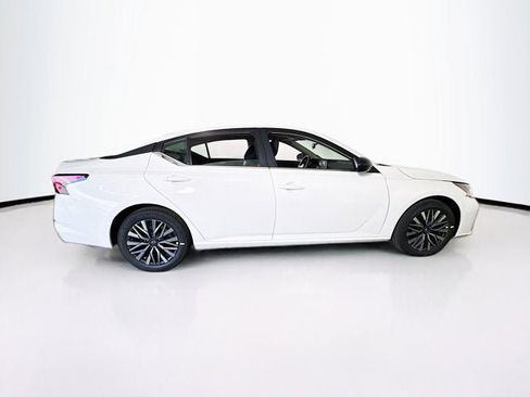New 2026 Nissan Altima 2.5 SV FWD image 4