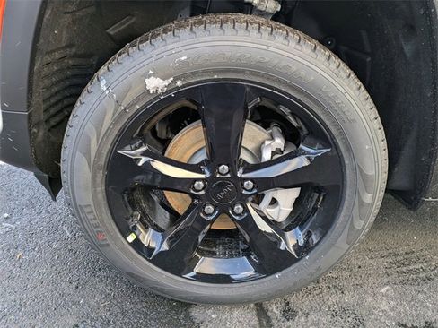 New 2025 Jeep Grand Cherokee Limited image 31