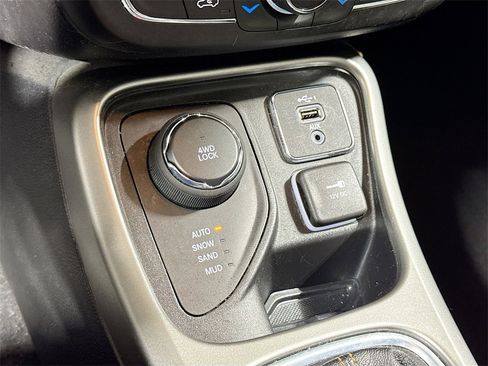 Used 2020 Jeep Compass Latitude w/ Popular Equipment Group image 25