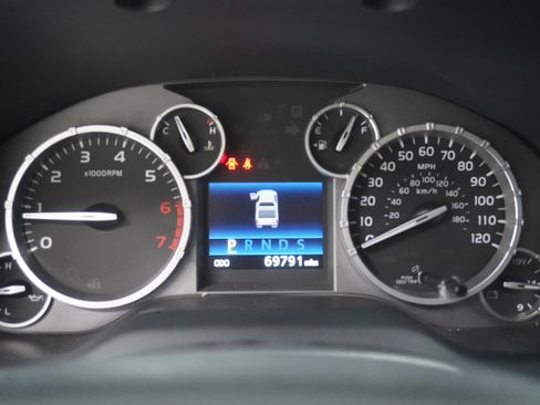 Used 2014 Toyota Tundra SR5 w/ SR5 Upgrade Package AWD/4WD image 19