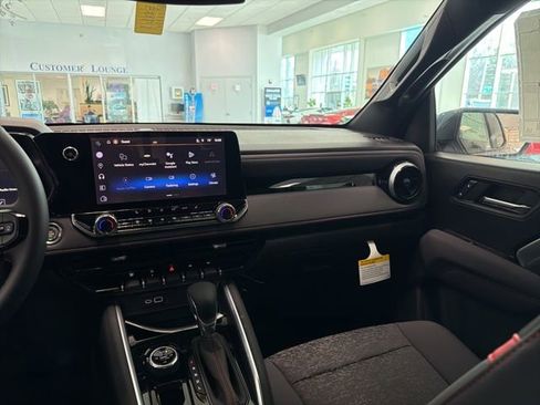 New 2026 Chevrolet Colorado Z71 w/ Technology Package AWD/4WD image 25