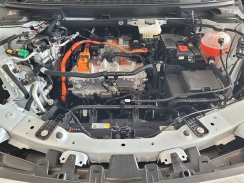 New 2027 Cadillac Optiq Premium Luxury w/ LPO, Floor Liner Package AWD/4WD image 27