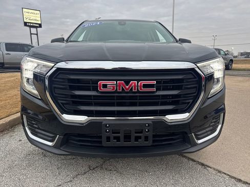 Used 2024 GMC Terrain SLE image 10